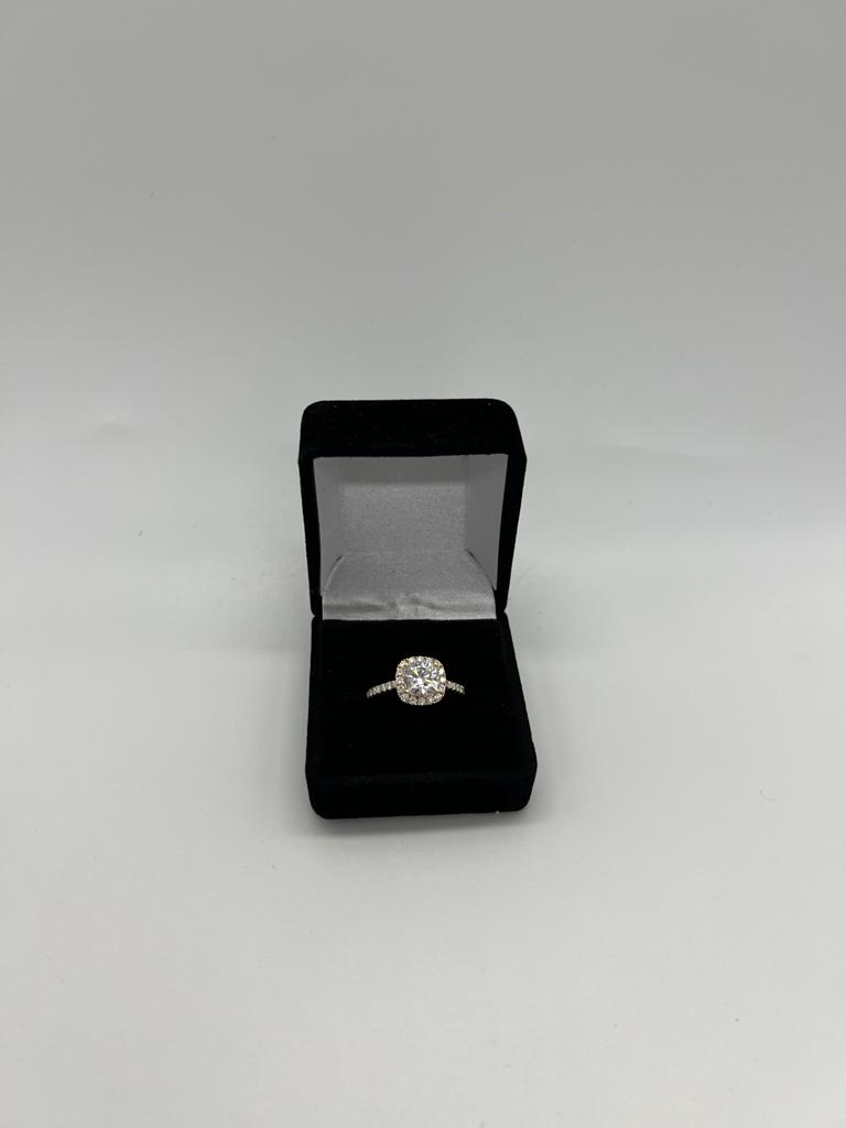 Gold Ring with moissanite diamond