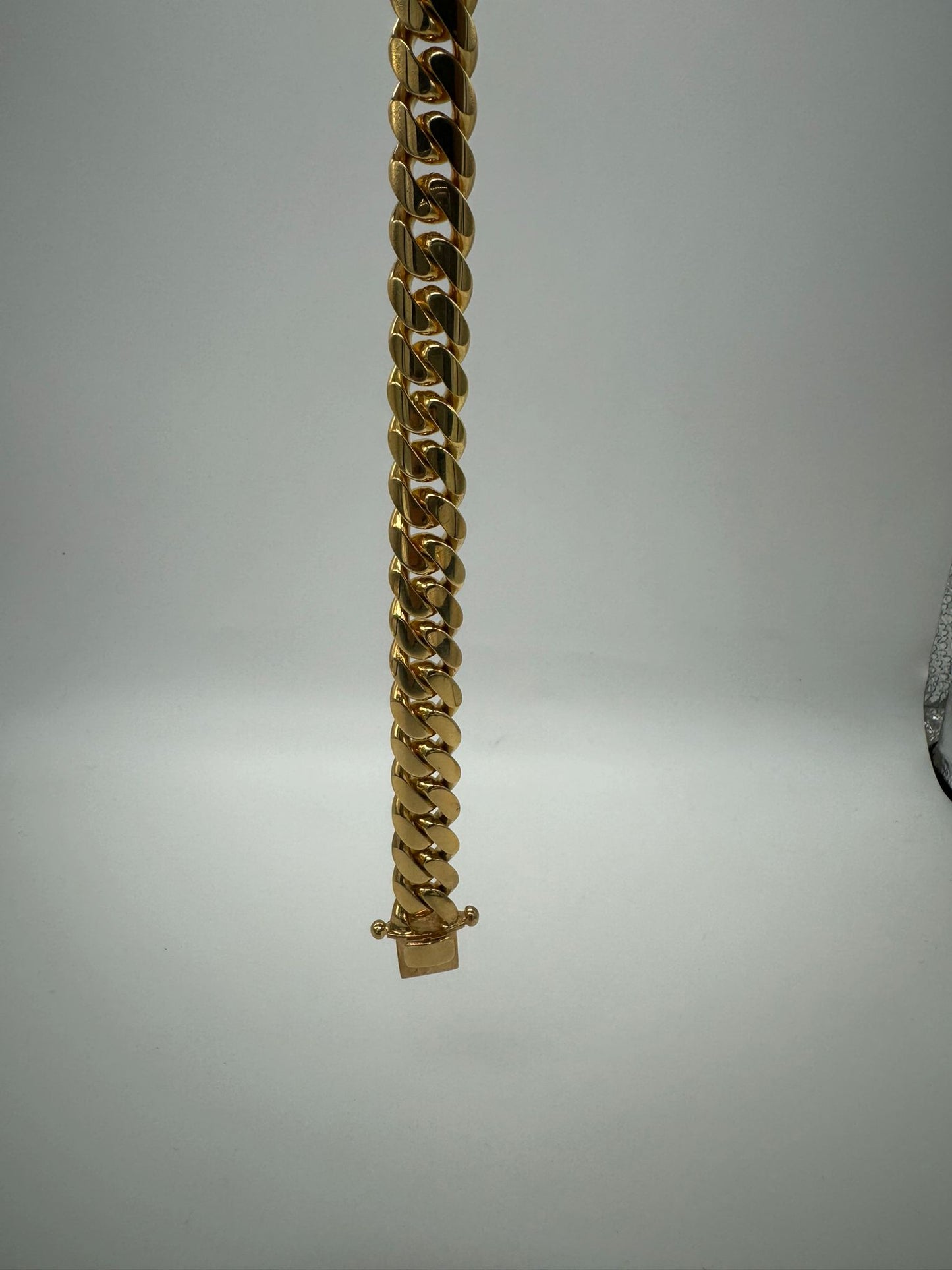 Raffle Ticket | Win: 10k gold 100g Cuban Link bracelet, Diamond Earrings, or $100 Store credit