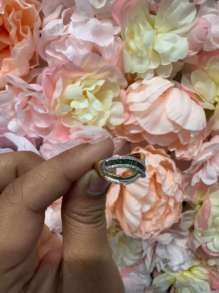 Classic Spark Diamond Ring