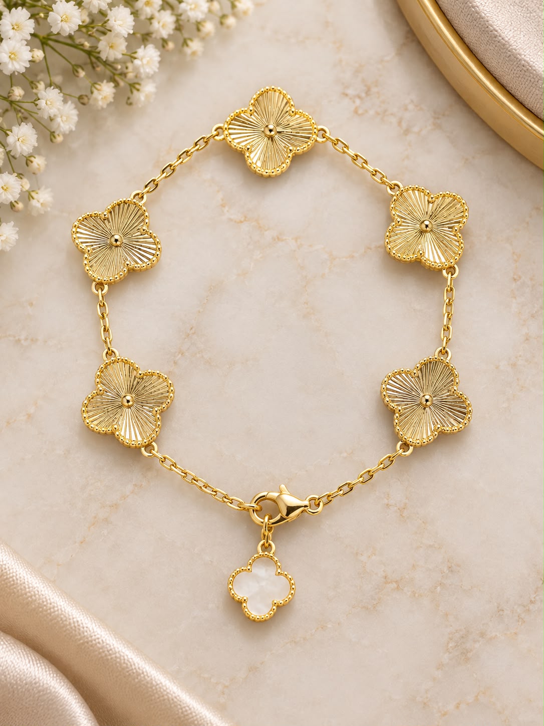 10K Yellow Gold 7” Flower Bracelet Four Leaf Floral Design Lobster Clasp