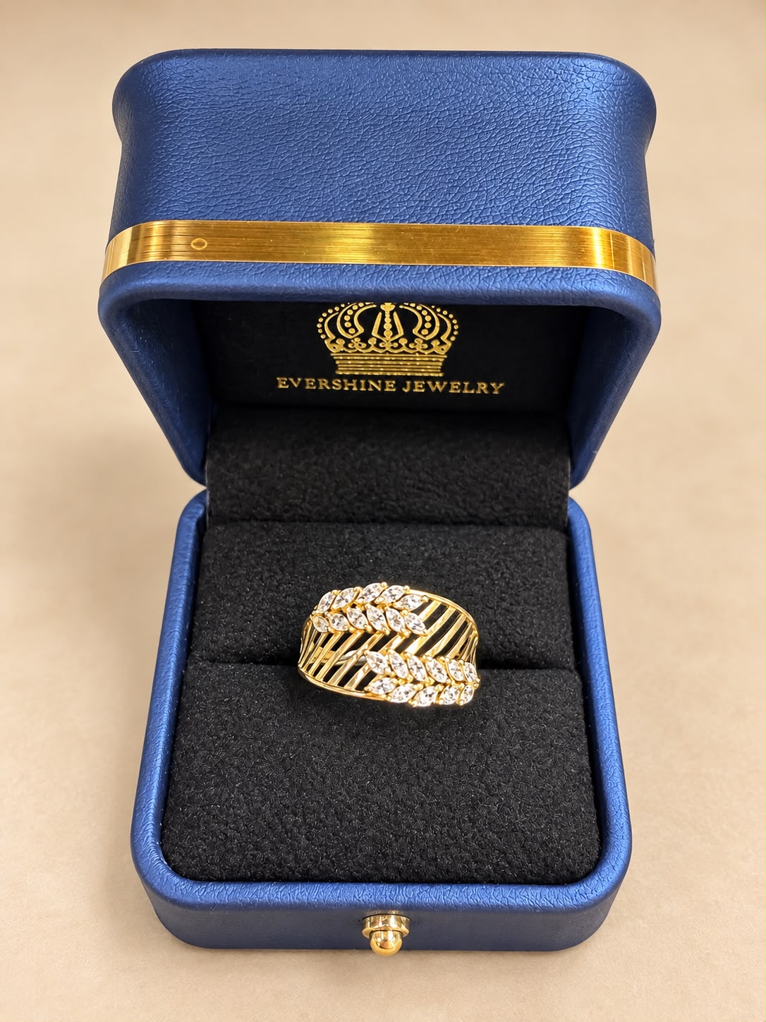 10K Yellow Gold CZ Stone Wide Statement Ring Size 7 Approx. 1.4g