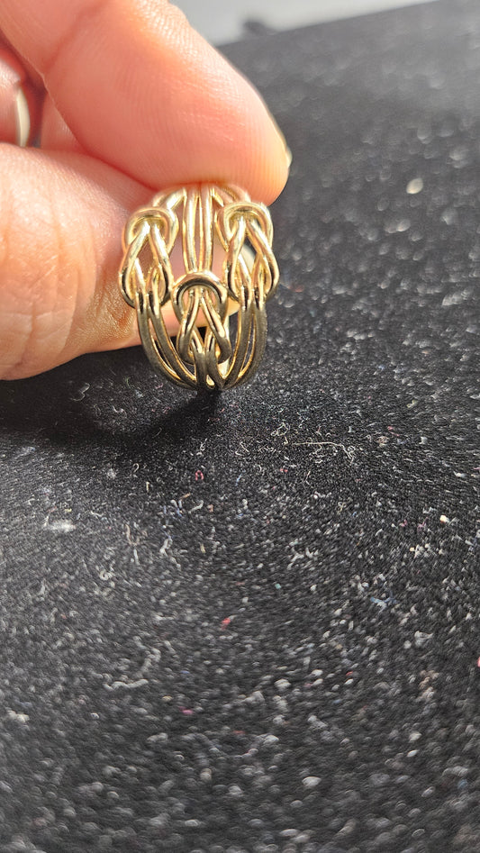 Knots ring