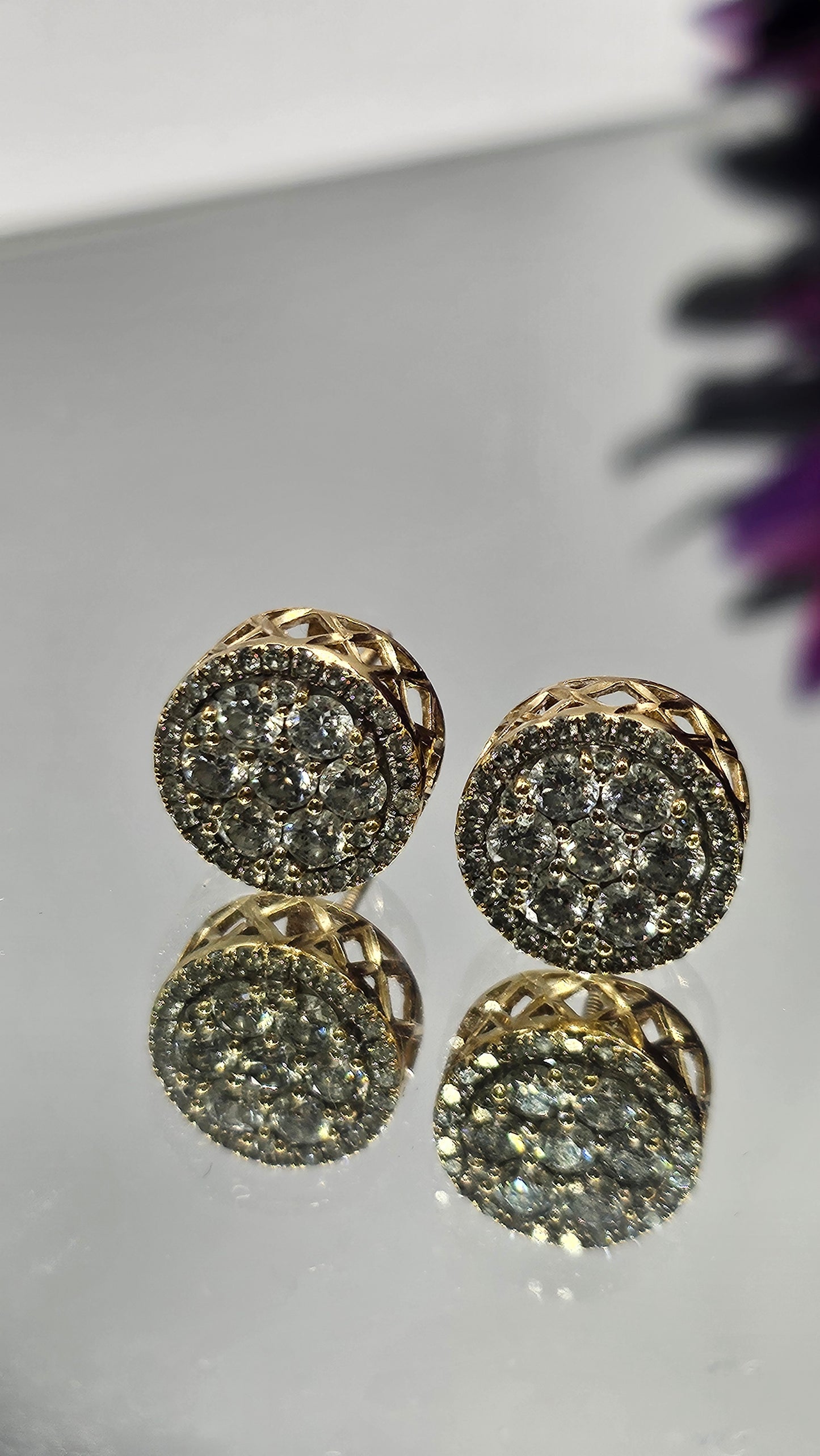 Circle diamond earring