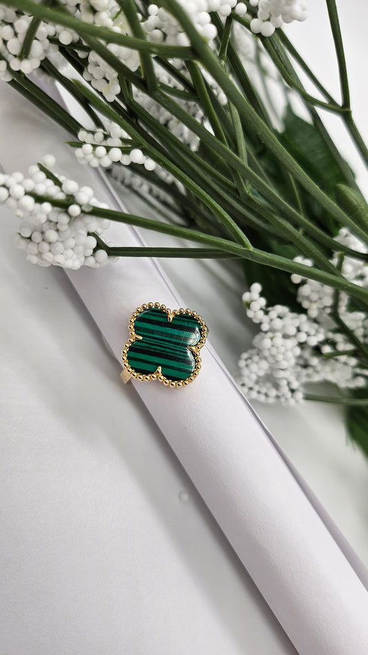 Green flower ring