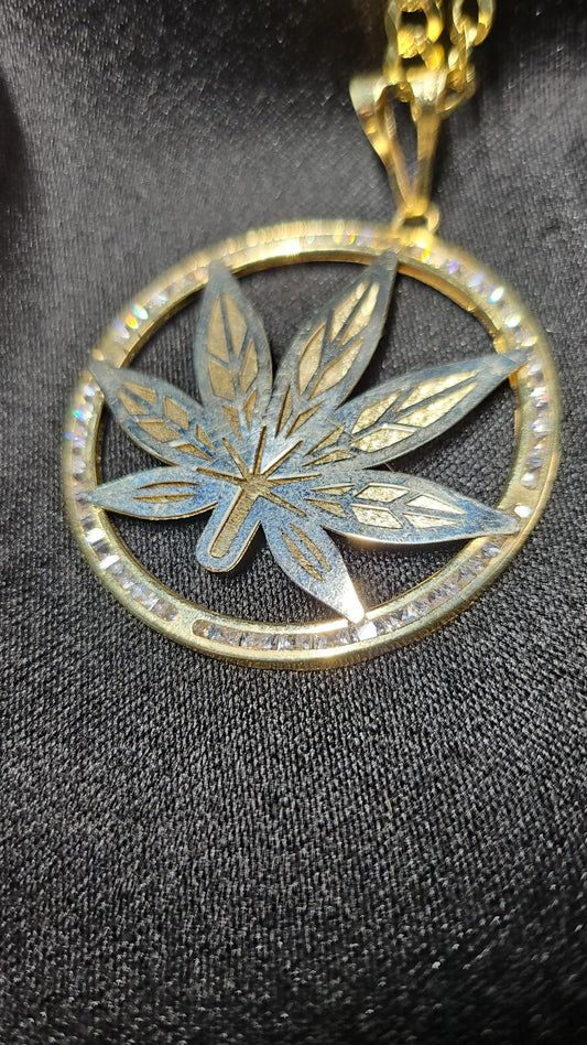 Leaf charm