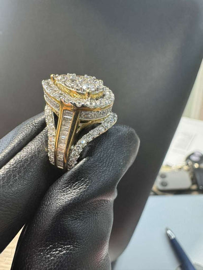 Gold Ring with 3 Carat Diamonds