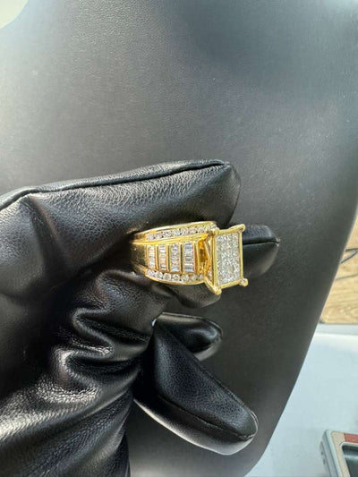 Crown Ring in Gold with Diamonds