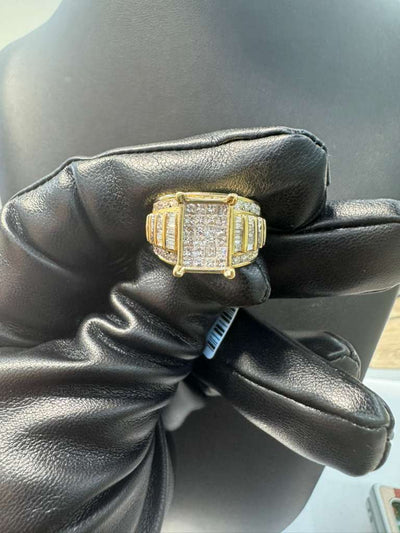 Crown Ring in Gold with Diamonds