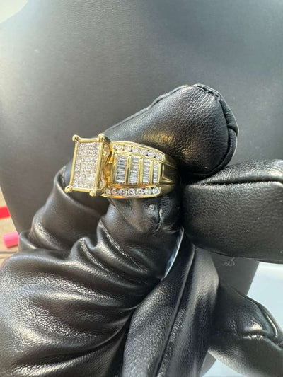 Crown Ring in Gold with Diamonds