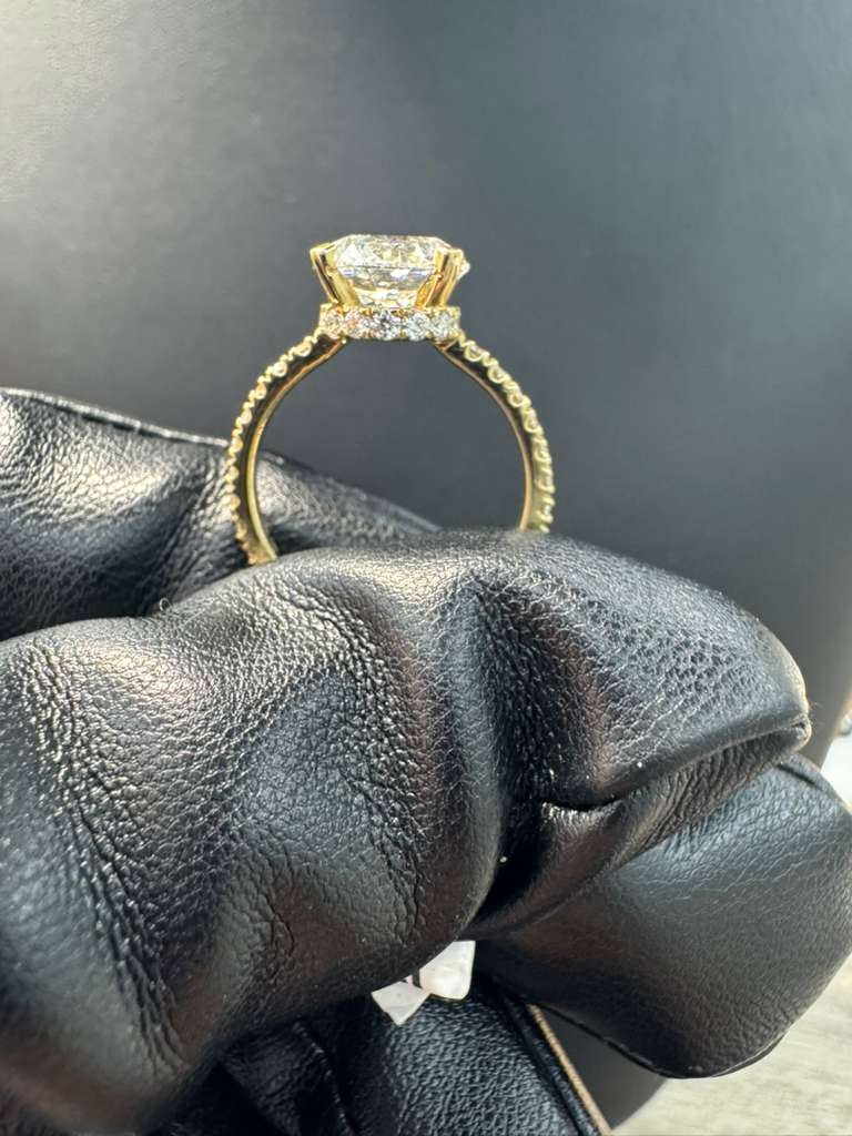 Round Brilliant Diamond Ring