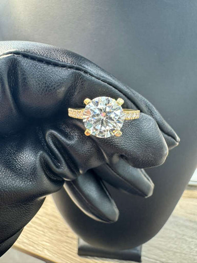 Round Brilliant Diamond Ring