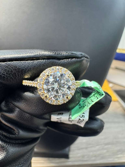 Round Halo Diamond Ring