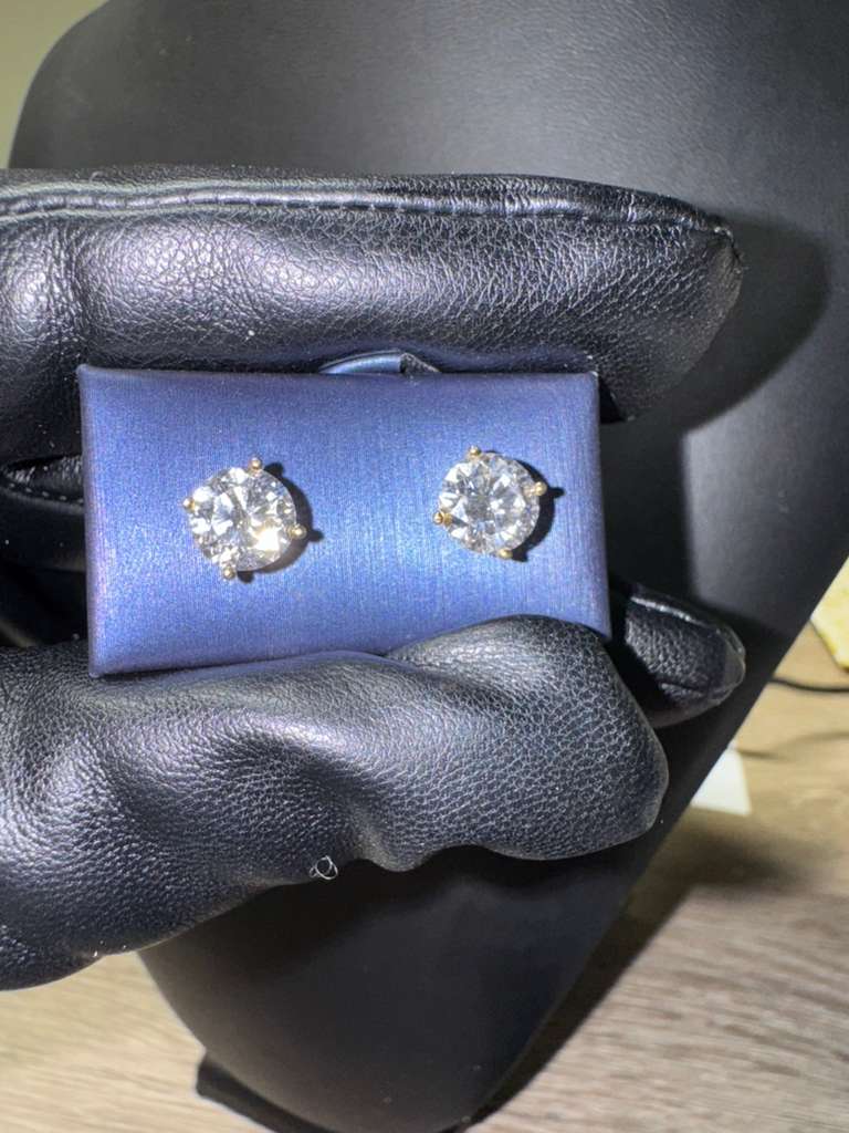 Yellow Gold Round Brilliant Solitaire Diamond Studs