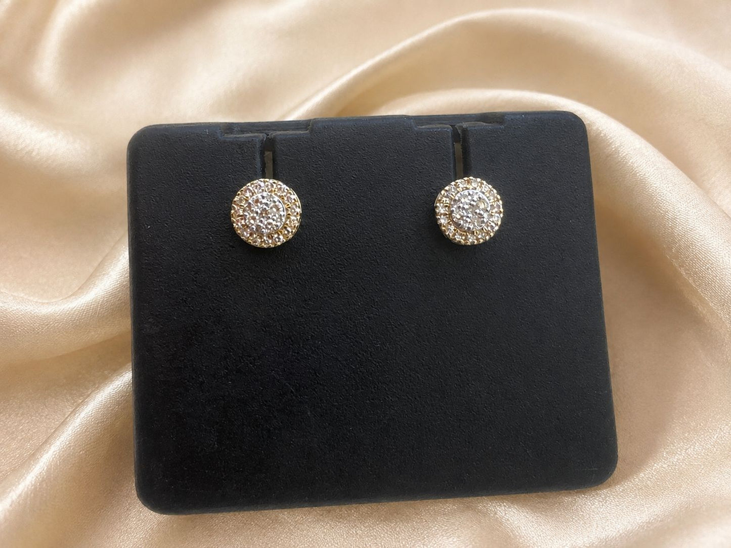 10K Yellow Gold Natural Diamond Round Cluster Stud Earrings 0.21 CTW 0.87g