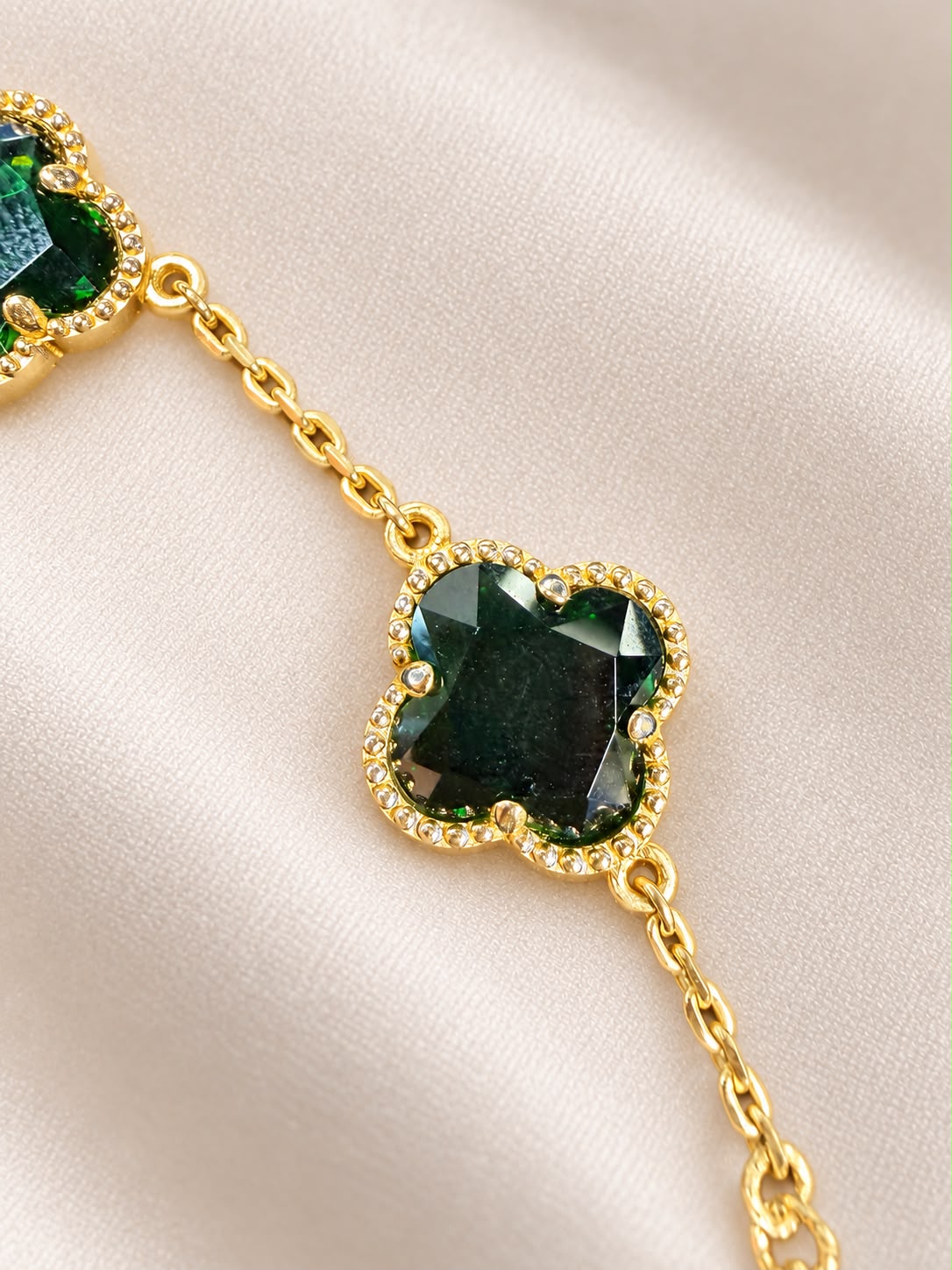 Beautiful 14K Yellow Gold Green Stone Flower Clover Bracelet