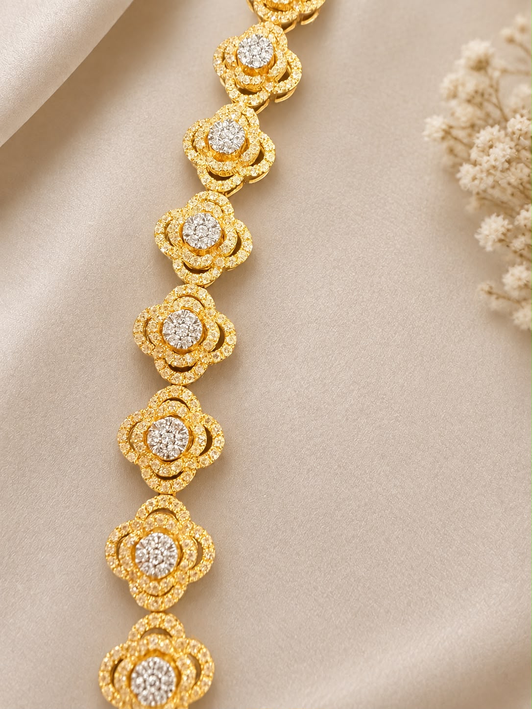 10K Yellow Gold 2.35 CT Natural Diamond Flower Bracelet 7.5” 8.3mm