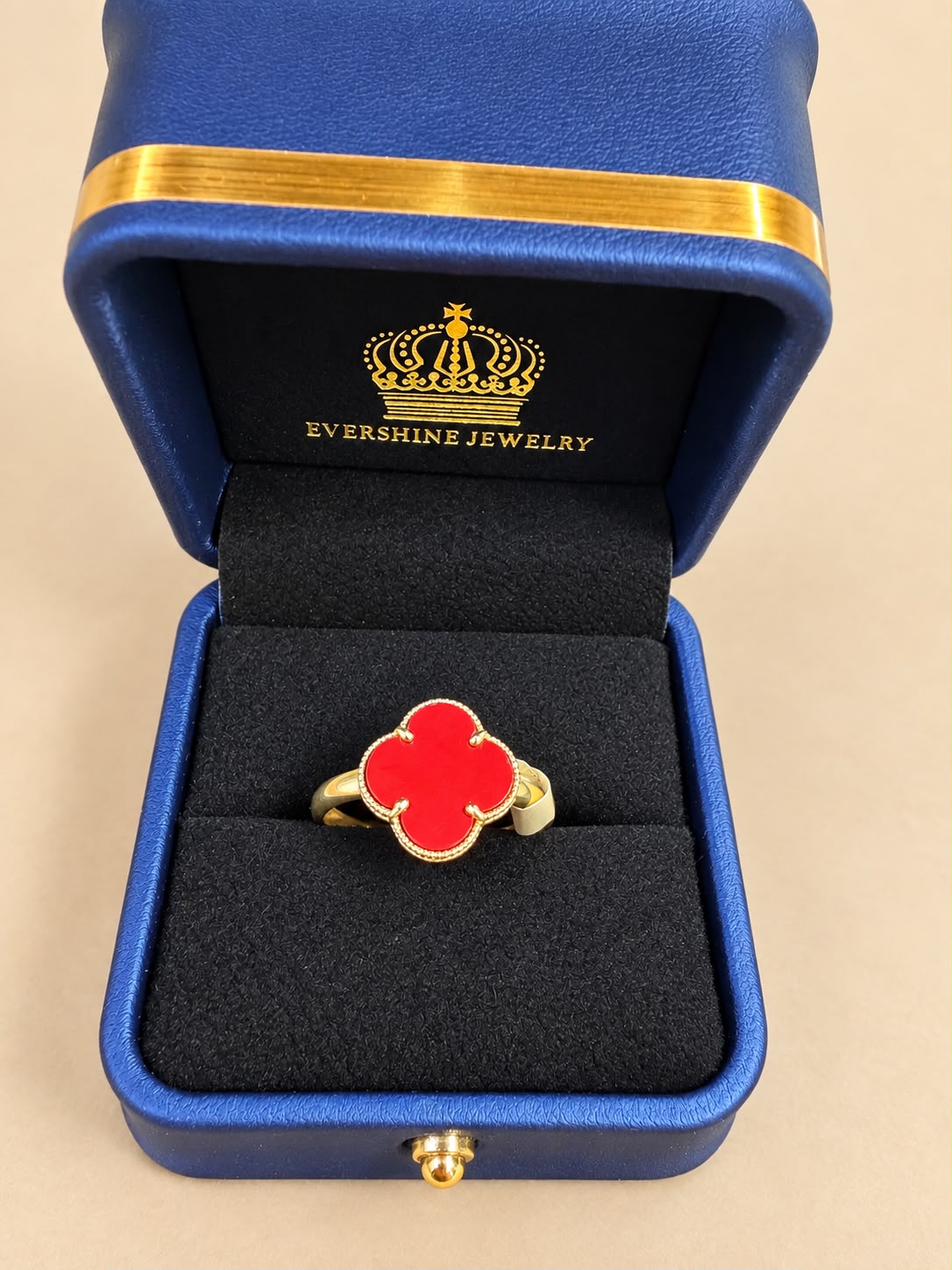 10K Yellow Gold Red Stone Four-Leaf Design Ring Size 9 Approx. 2g