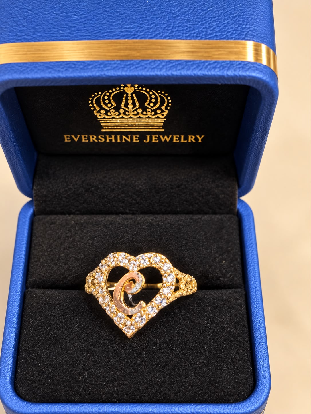 10K Yellow Gold CZ Stone Letter C Heart Initial Ring Size 7 – 2.13g