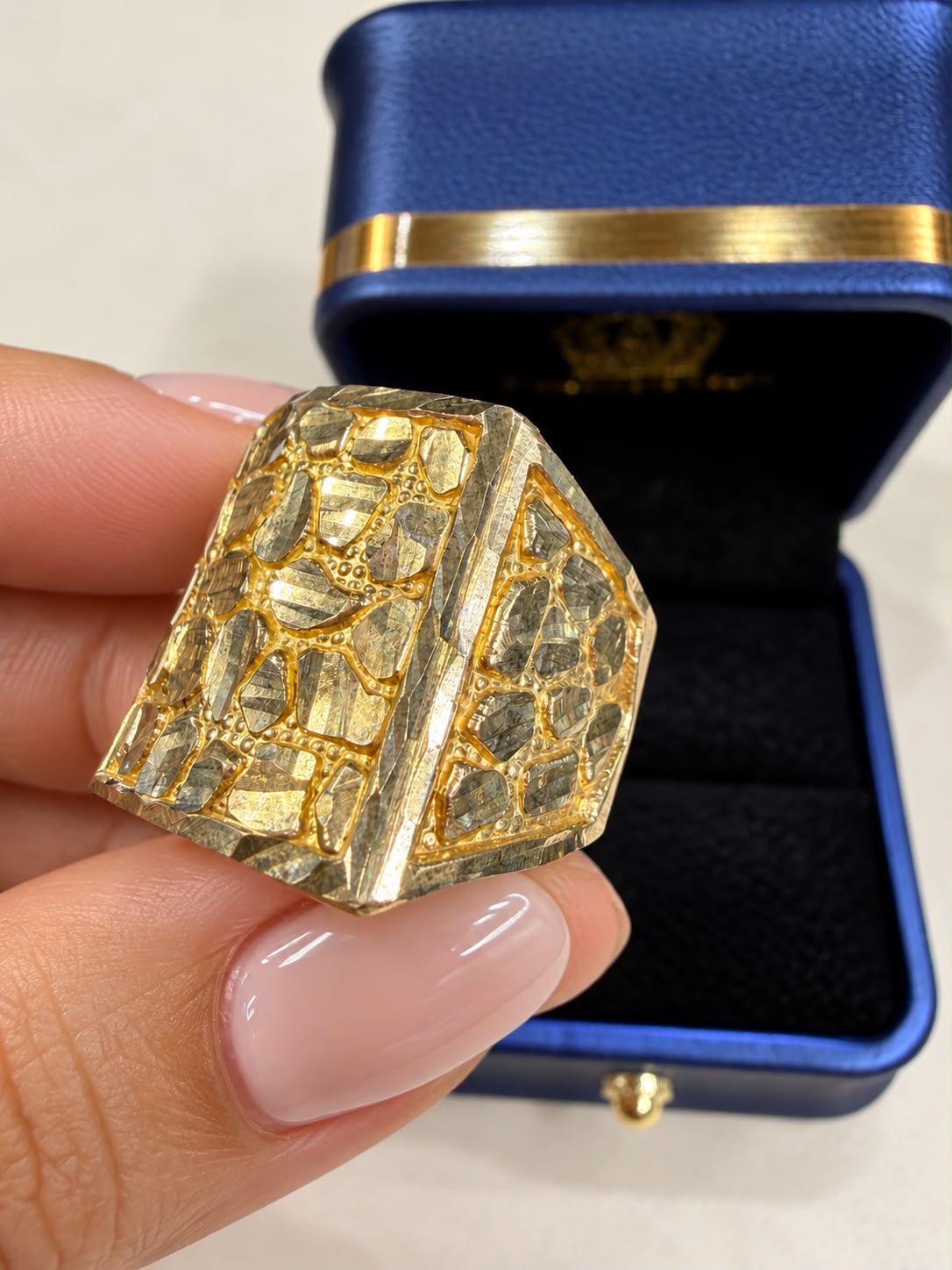 10K Yellow Gold Men's Nugget Ring Wide Rectangular Diamond Cut Statement Ring 6.29g