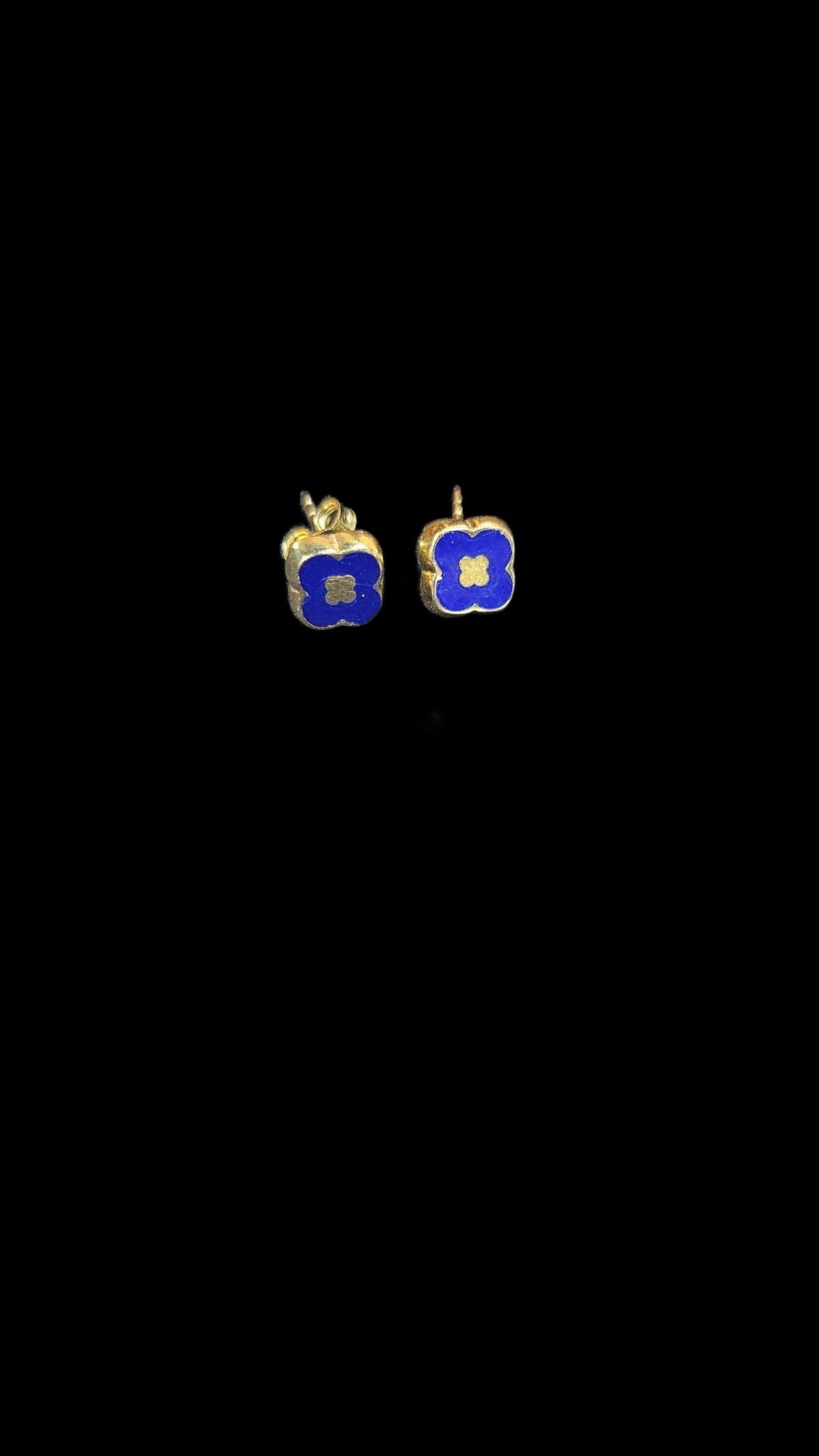 Blue flower tiny studs