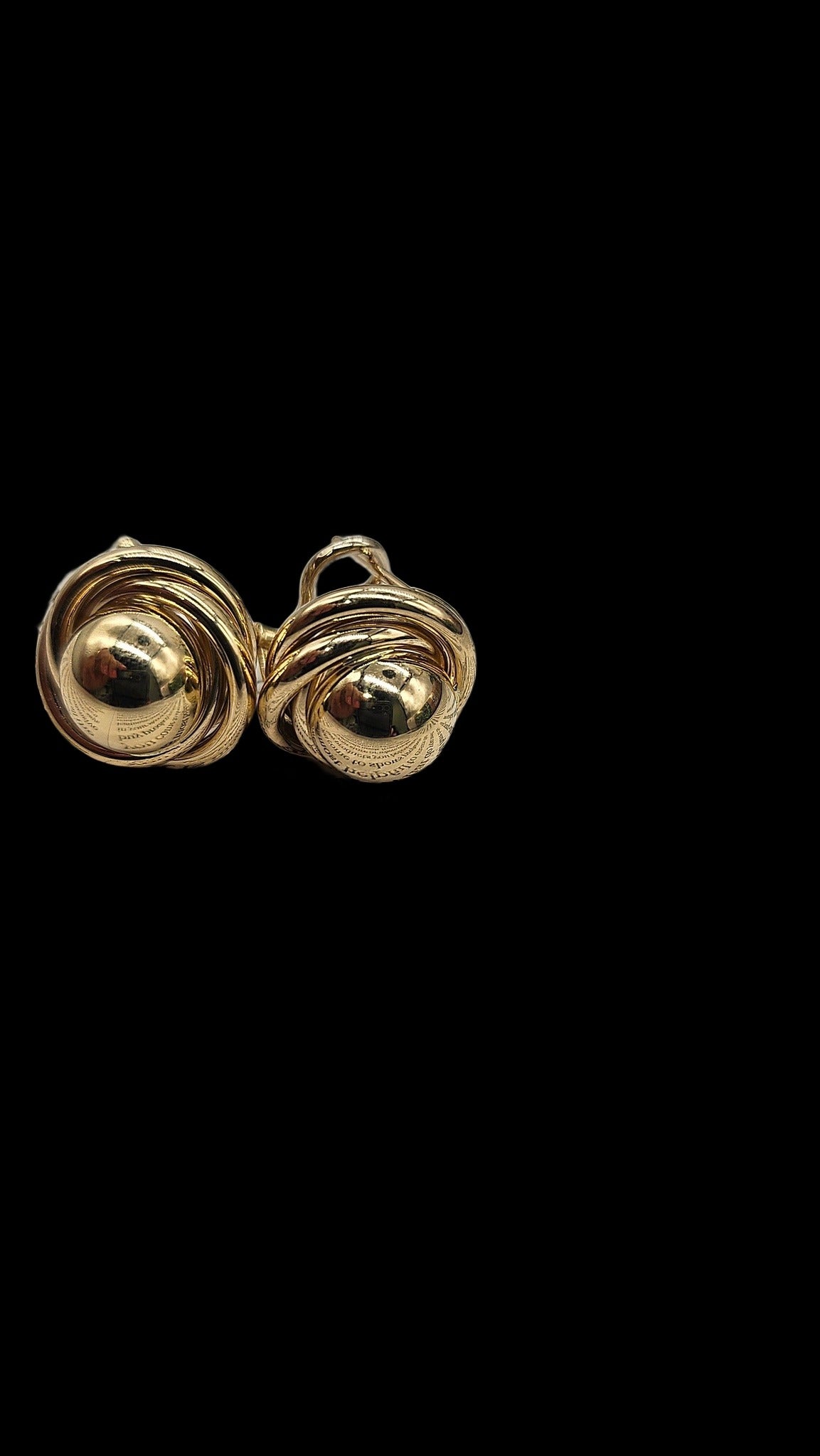 Circle studs