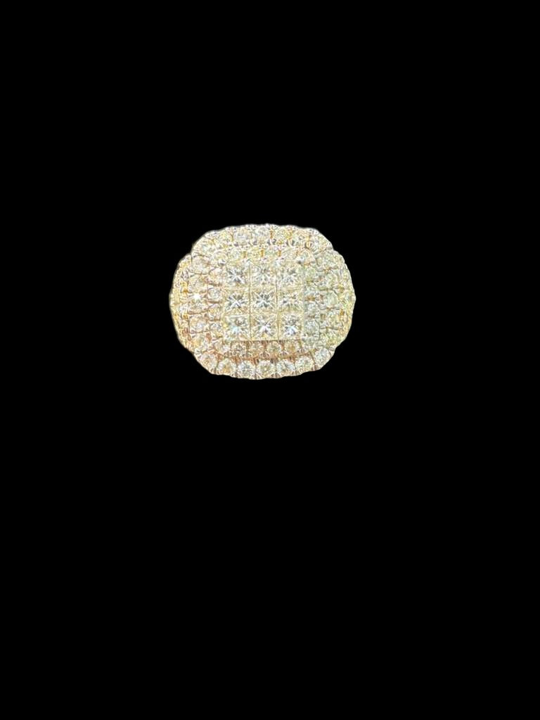 Gold Ring with 2.5ct Diamonds