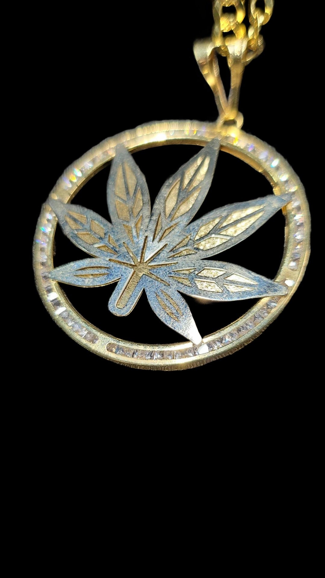 Leaf charm