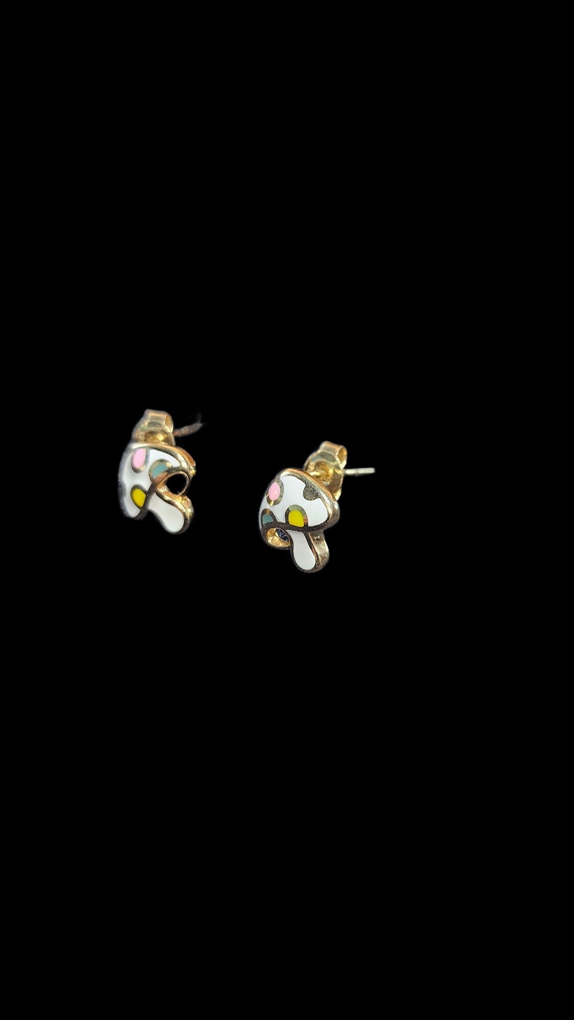Mushroom studs