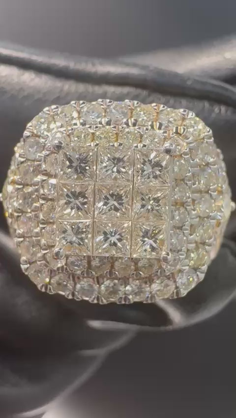 Gold Ring with 2.5ct Diamonds