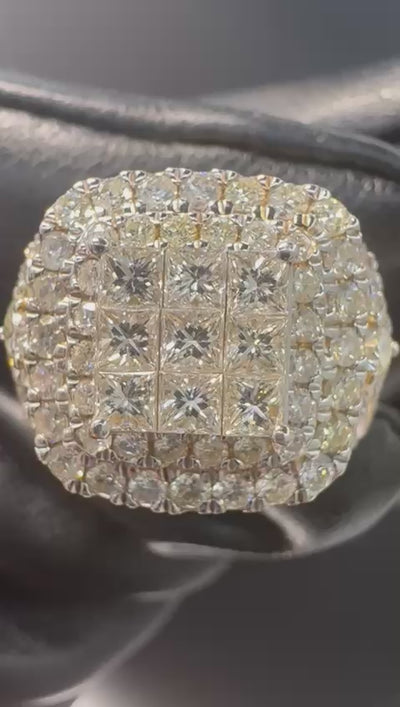 Gold Ring with 2.5ct Diamonds