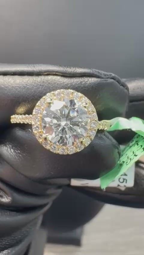 Round Halo Diamond Ring