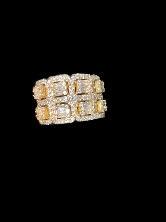 Gold Emerald Link Diamond Ring
